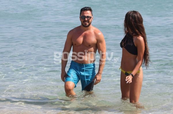 Ξεσήκωσε τη Μύκονο με τη σέξι εμφάνισή της η συνοδός του…