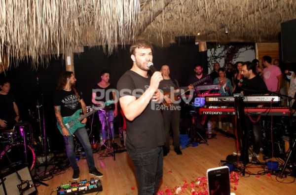 Η live εμφάνιση του Σαμπάνη στην Μύκονο