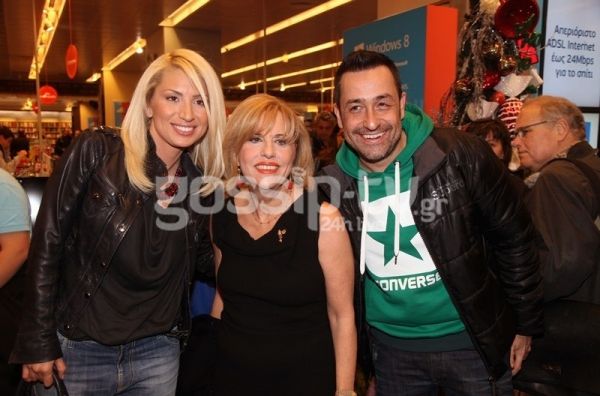 Ρούλα Κορομηλά: Παρουσίασε τα βιβλία της