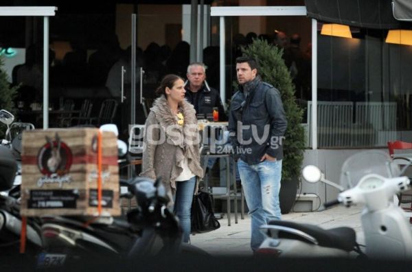 Τάκης Φύσσας: Βόλτα με την γυναίκα του στην Γλυφάδα