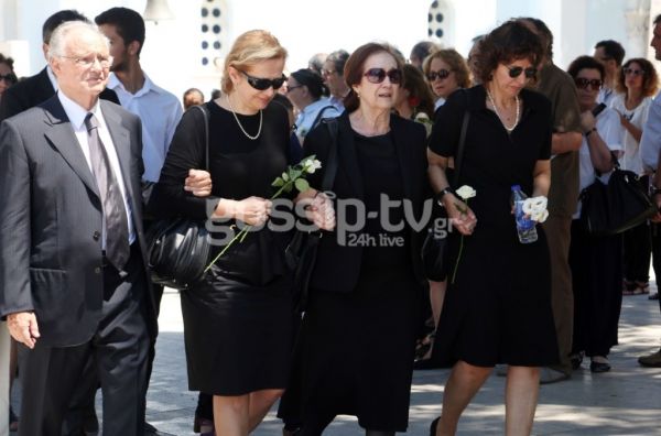 Το τελευταίο «αντίο» στον Δημήτρη Μαρωνίτη