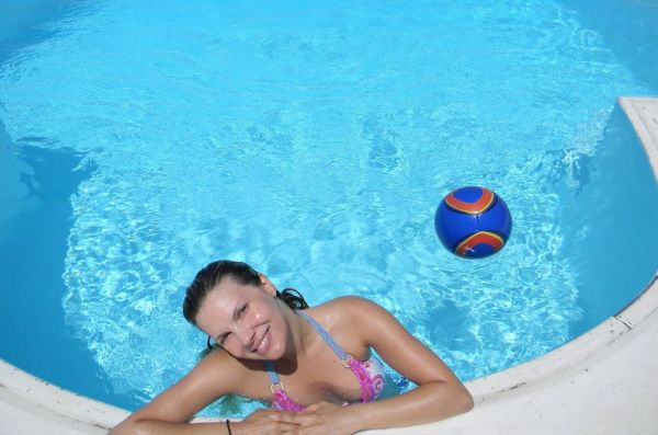 Guess who… guess what… guess where… 