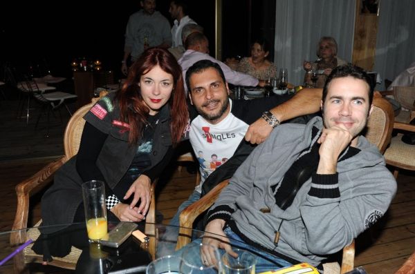 Η Πηνελόπη Αναστασοπούλου... ροκάρει