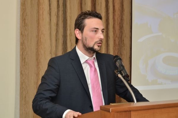«Όλοι μαζί, χέρι-χέρι, μπορούμε να πετύχουμε το ακατόρθωτο!»