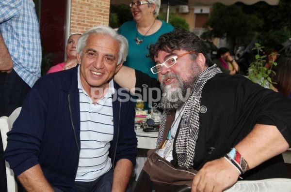 Επώνυμοι τραγουδούν τα κομμάτια του Άρη Βλάχου