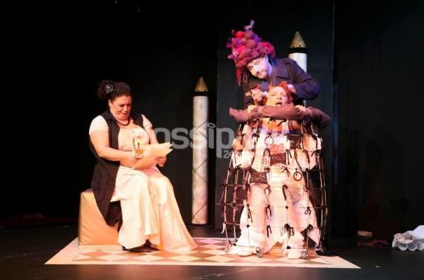 Πρεμιέρα και επιστροφή στο σανίδι για την Μάρω Κοντού