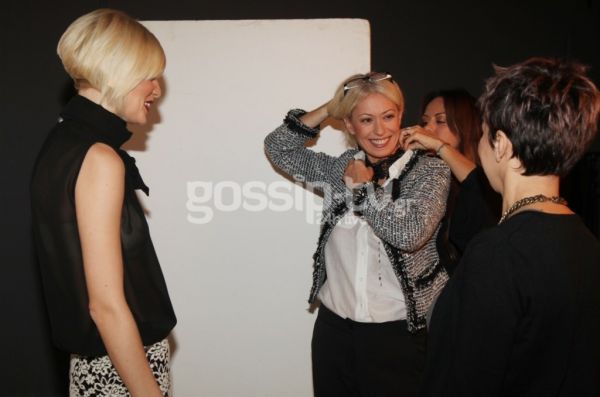 Μαρία Μπακοδήμου: Στα backstage της φωτογράφισης της εορταστικής σειράς ρούχων της συλλογής της