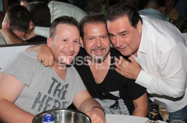 Μια βραδιά με τον Βασίλη Καρρά