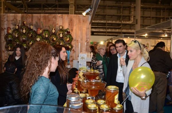 Ελένη Μενεγάκη: Σε έκθεση τροφίμων και ποτών με τον Μάκη Παντζόπουλο (φωτό)