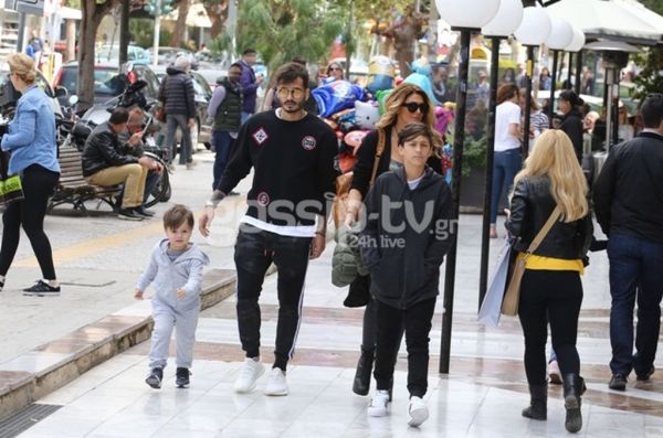 Αγγελική Ηλιάδη-Σάββας Γκέντσογλου: Βόλτα στη λιακάδα με τα παιδιά! 