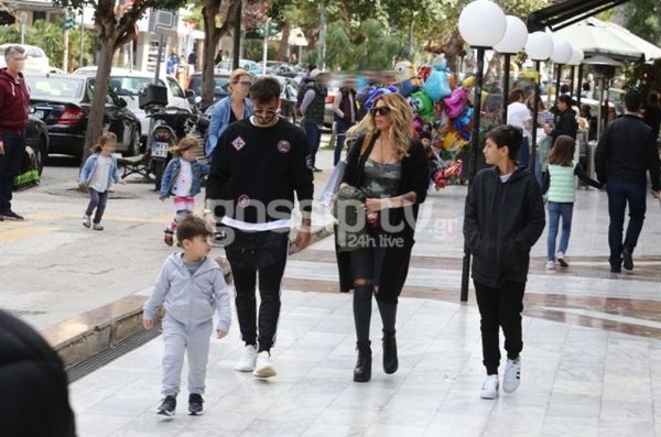 Αγγελική Ηλιάδη-Σάββας Γκέντσογλου: Βόλτα στη λιακάδα με τα παιδιά! 