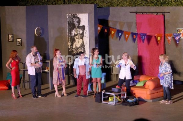 Η παράσταση «Μόλις χώρισα» ξεκίνησε την περιοδεία της