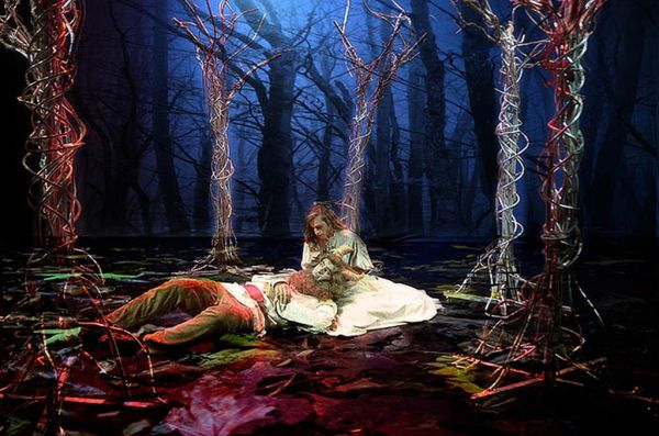 Η Μαριάννα Τόλη ανεβάζει την «Πεντάμορφη και το τέρας»