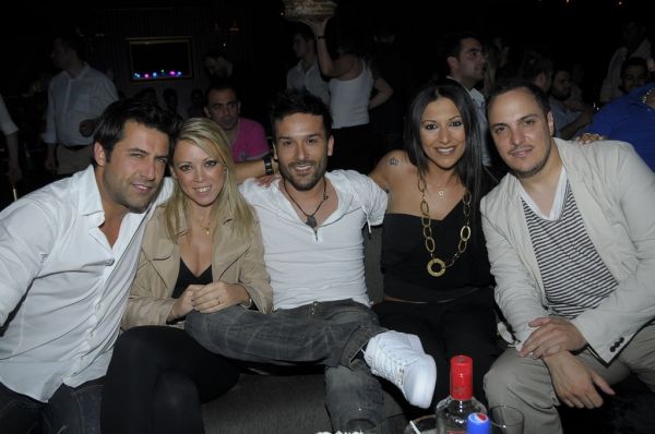 Ποιοι επώνυμοι πήγαν στον Χολίδη και την Πάολα;