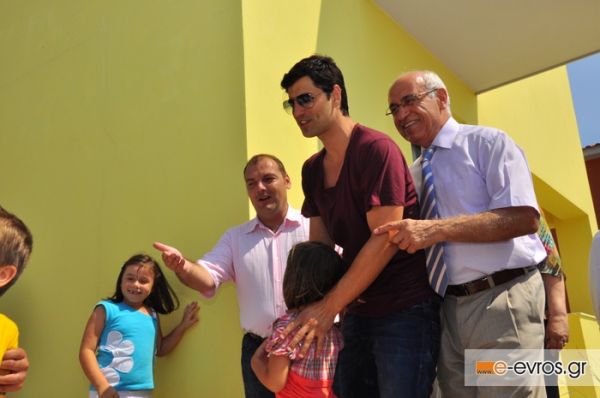 Video: Σάκης Ρουβάς: Επισκέφτηκε το παιδικό χωριό SOS στον Έβρο!