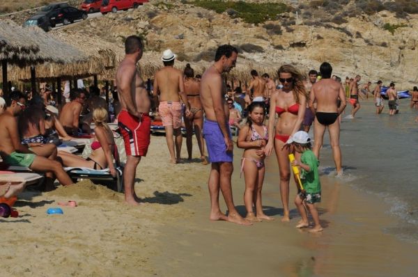 Οι διακοπές της Στέλλας Καπεζάνου με τον γιο της!