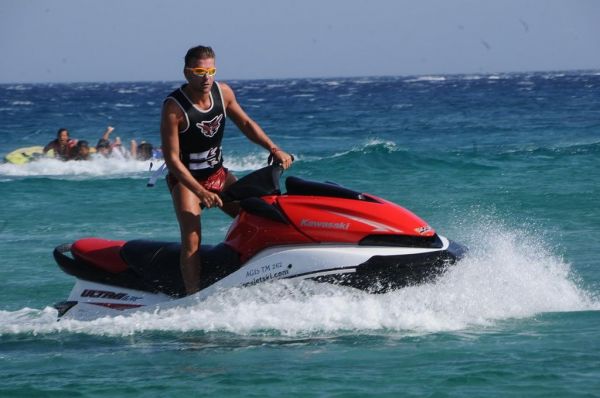 Βρείτε ποιος «σκίζει» τα κύματα