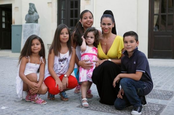 Έλλη Αγγελιδάκη: Στη Κρήτη για την βάφτιση της ανιψιάς της! 