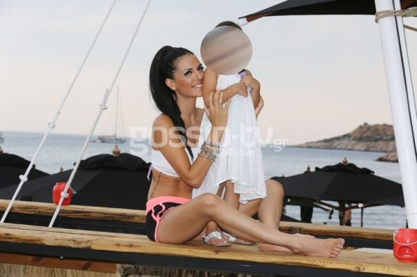 Μια περήφανη και ευτυχισμένη μητέρα!