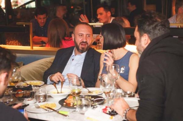 Νικολέτα Καρρά: Για φαγητό με τον σύζυγό της