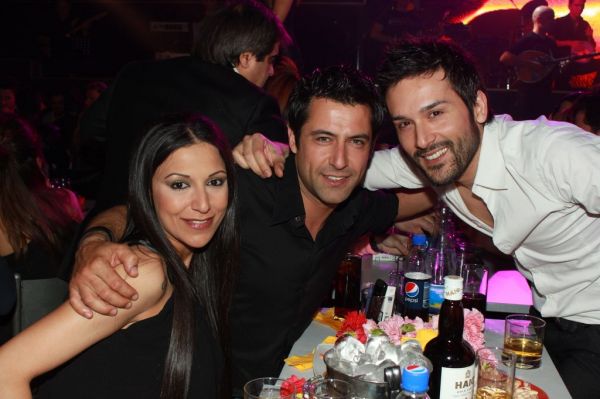 Ποιοι επώνυμοι βρέθηκαν στον Βασίλη Καρρά;