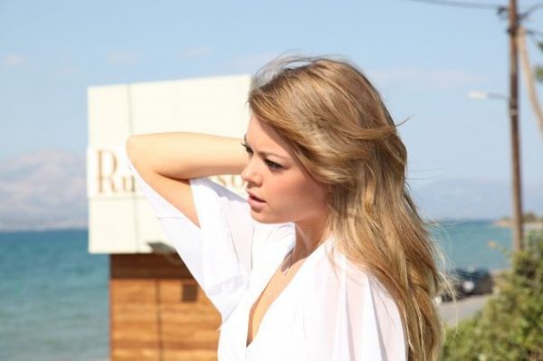 Η Ελληνίδα Kate Moss που ζάλισε τις «Μέλισσες»