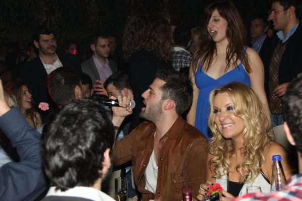 Στον Κουμπάρο της Γιώργο Τσαλίκη ξεφάντωσε η Ναταλία Γερμανού