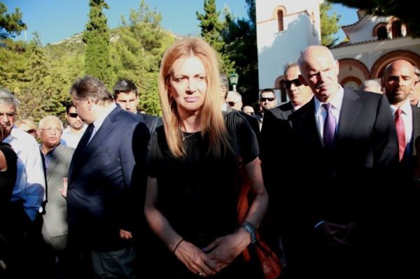 Το «τελευταίο αντίο» στον Νίκο Θέμελη