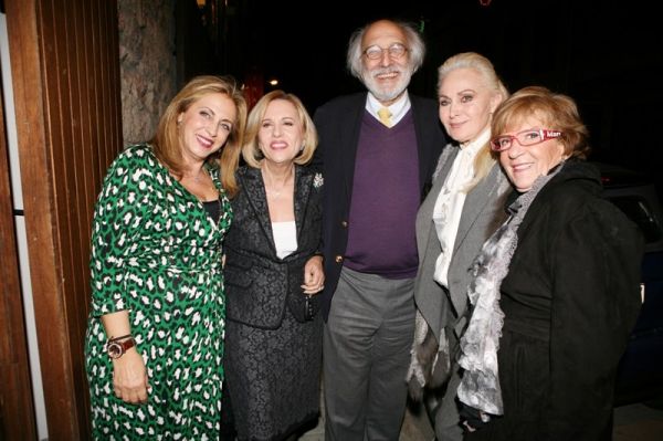 Ζωή Λάσκαρη: Πρεμιέρα και γενέθλια μαζί       