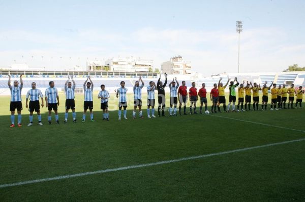 Ηθοποιοί VS Δημοσιογράφων για φιλανθρωπικό σκοπό!