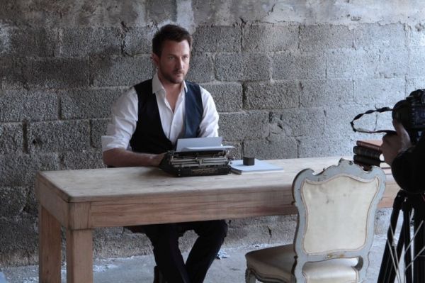 Το gossip-tv.gr βρέθηκε στα γυρίσματα του νέου βίντεο κλιπ του Κώστα Καραφώτη! 