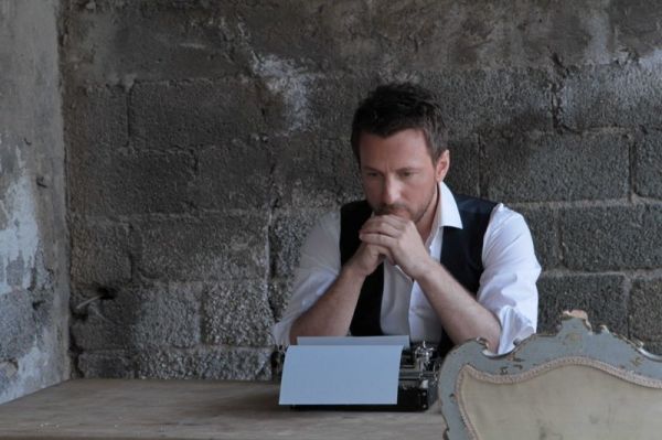 Το gossip-tv.gr βρέθηκε στα γυρίσματα του νέου βίντεο κλιπ του Κώστα Καραφώτη! 