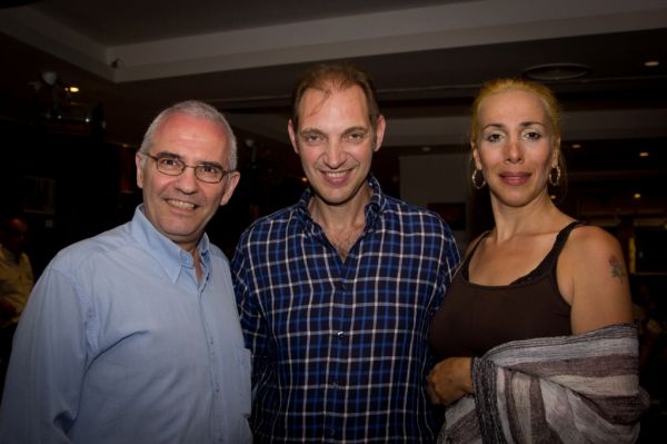 «Αntitheseis» από τον Μίκη Θεοδωράκη και τον Θανάση Βασιλά 