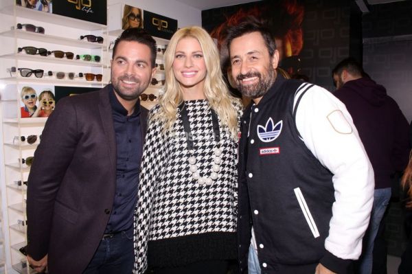 Ο Ηλίας Βρεττός εγκαινίασε το νέο του κατάστημα οπτικών. Δείτε ποιοι ήταν εκεί!