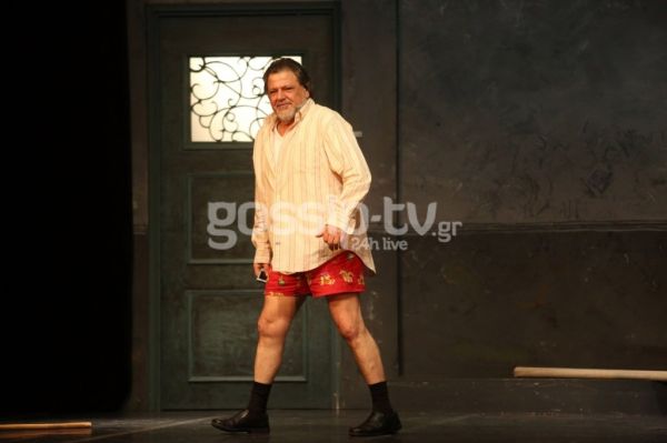 O «Caveman» συνεχίζει… ακάθεκτος