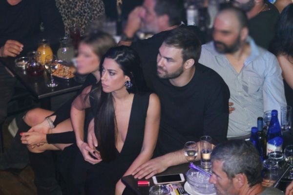 Μετά τις φήμες ήρθε και η επιβεβαίωση με την πρώτη δημόσια εμφάνιση σε νυχτερινό κέντρο της Αθήνας