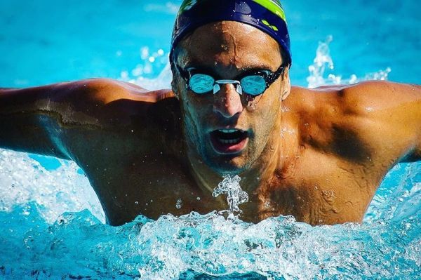 Survivor 2: Διάσημοι: Γιάννης Δρυμωνάκος: Από τις πισίνες στον… Άγιο Δομίνικο