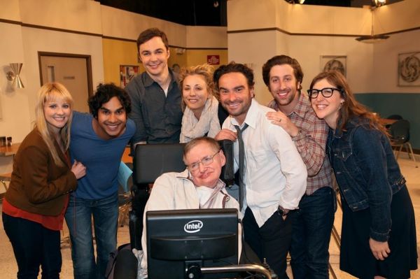 «The Big Bang Theory» κάνει πρεμιέρα μετά τον θάνατο του Χόκινγκ