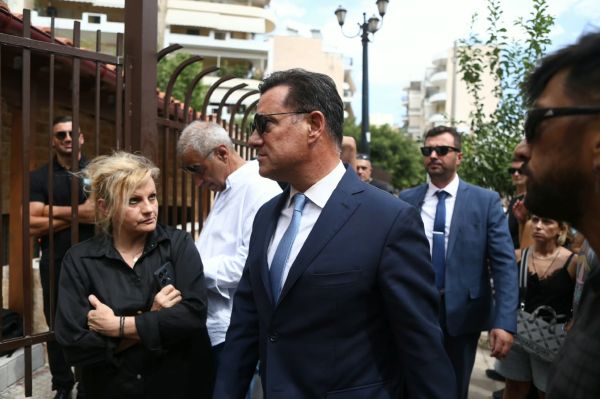 ΕΞΟΔΙΟΣ ΑΚΟΛΟΥΘΙΑ ΤΟΥ ΤΡΑΓΟΥΔΙΣΤΗ ΓΙΩΡΓΟΥ ΜΑΖΩΝΑΚΗ