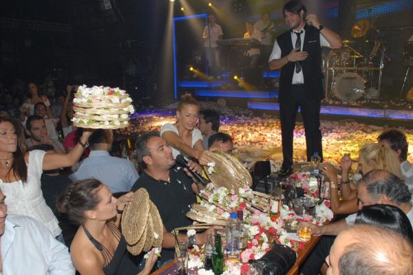 Καρέ καρέ η έξοδος Ρέμου-Μπόσνιακ!