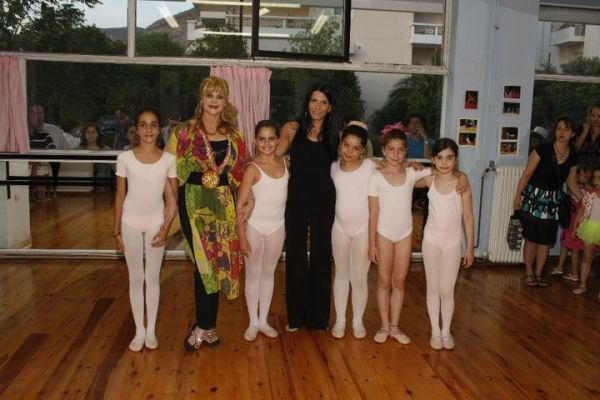 Τρυπώσαμε στη σχολή χορού της Μαρίας Ιωαννίδου