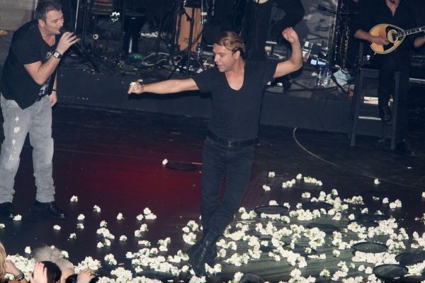 Video: Σαμαράς-Ηλιάδη: Μετά το show, «Dancing» with… Παπαρίζου!