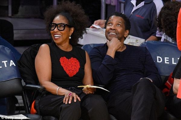 Denzel Washington: Σε αγώνα των Lakers με την σύζυγό του