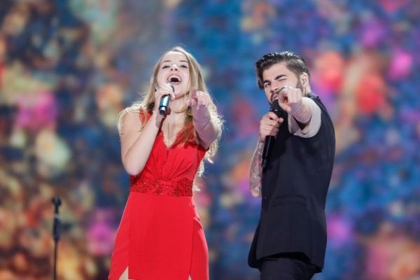 Eurovision 2017: Ρουμανία: Με κανόνια και σέξι λίκνισμα στη σκηνή 