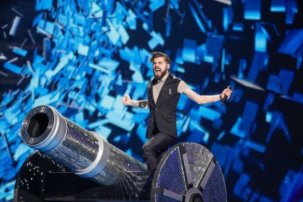 Eurovision 2017: Ρουμανία: Με κανόνια και σέξι λίκνισμα στη σκηνή