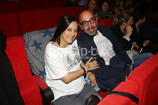 Έξοδος στο θέατρο για την εγκυμονούσα Κατερίνα Τσάβαλου