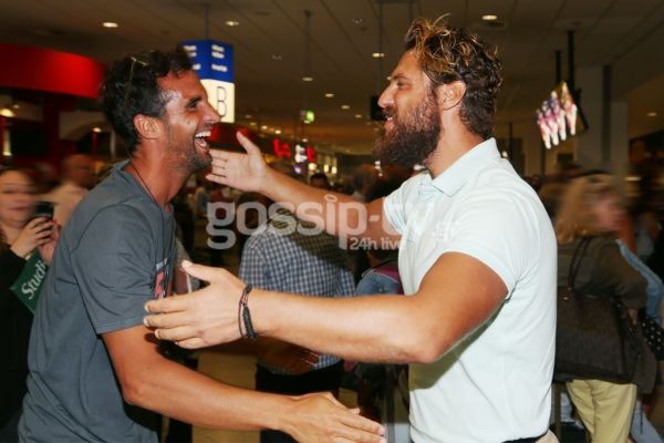 Survivor 2: Ο Νάσος Παπαργυρόπουλος έφτασε Ελλάδα - Δείτε ποιος πρώην συμπαίκτης του τον υποδέχτηκε