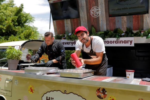 Häagen-Dazs - Secret Brunch: Ο Γιάννης Αποστολάκης προσέφερε μοναδικές γλυκές δημιουργίες με Häagen–Dazs στους καλεσμένους που παραβρέθηκαν στον Κήπο του Μεγάρου.
