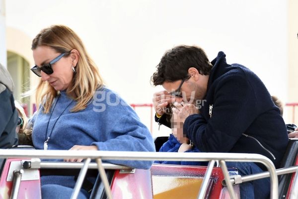 Ρούλα Ρέβη - Αποστόλης Τότσικας: Με τα παιδιά τους στα λούνα παρκ