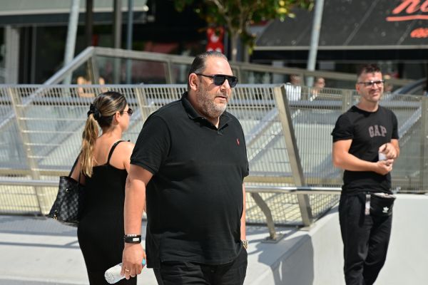 ΕΞΟΔΙΟΣ ΑΚΟΛΟΥΘΙΑ ΤΟΥ ΤΡΑΓΟΥΔΙΣΤΗ ΔΗΜΗΤΡΗ ΚΟΚΟΤΑ